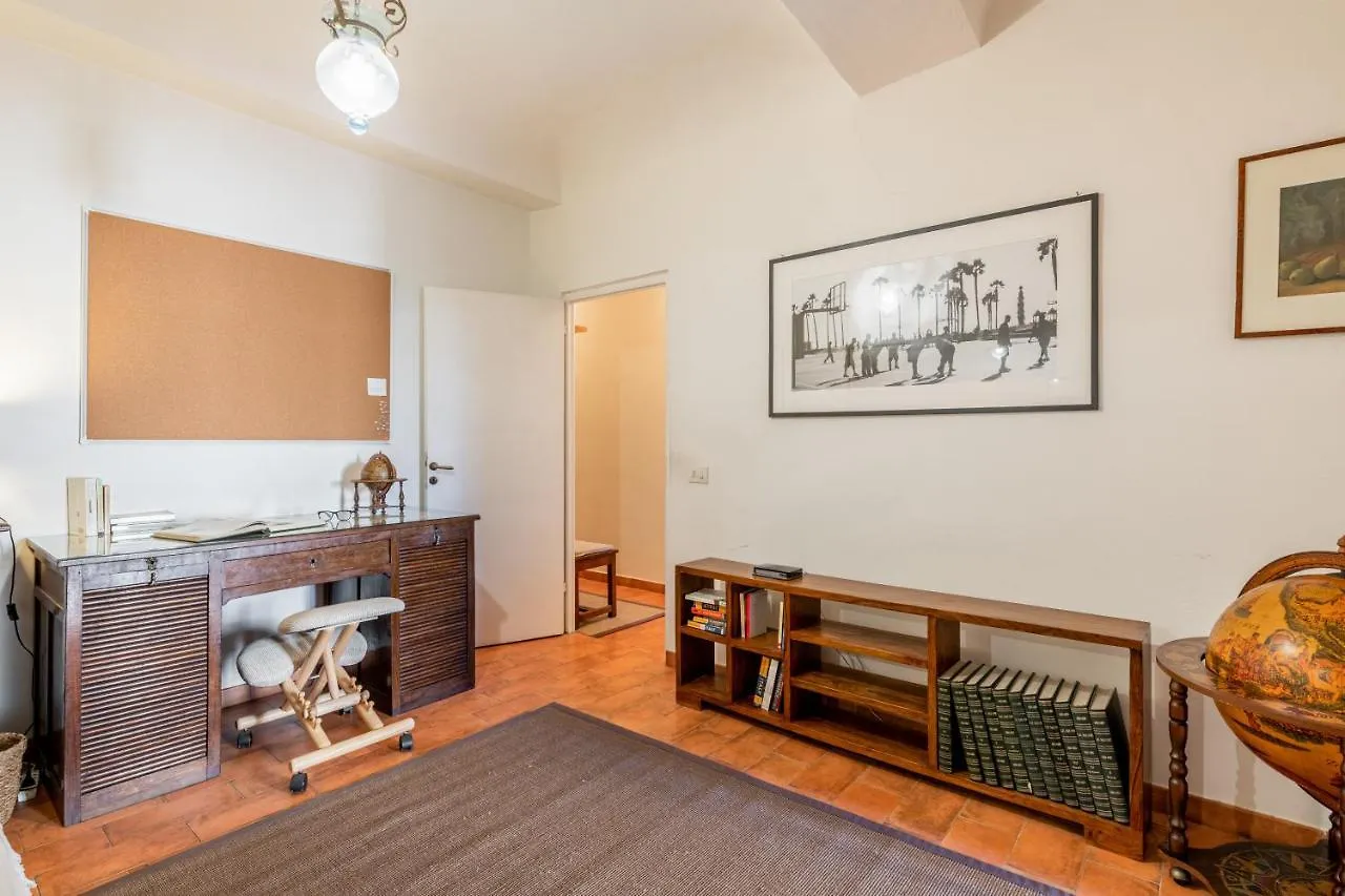 Mercato Di Sant'Ambrogio Cozy Apartment Florence 0*,  Italy